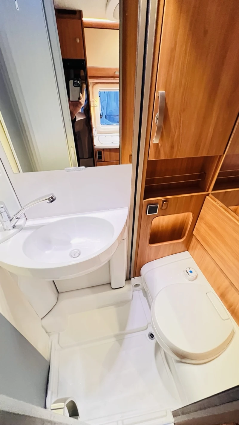 Кемпер HYMER / ERIBA  580 Автоматик, Солар, KЛИМАТИК WEBASTO, снимка 17 - Каравани и кемпери - 52311360