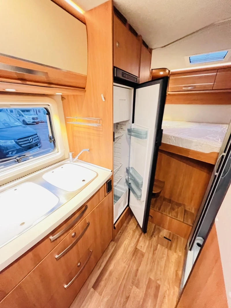 Кемпер HYMER / ERIBA  580 Автоматик, Солар, KЛИМАТИК WEBASTO, снимка 11 - Каравани и кемпери - 52311360