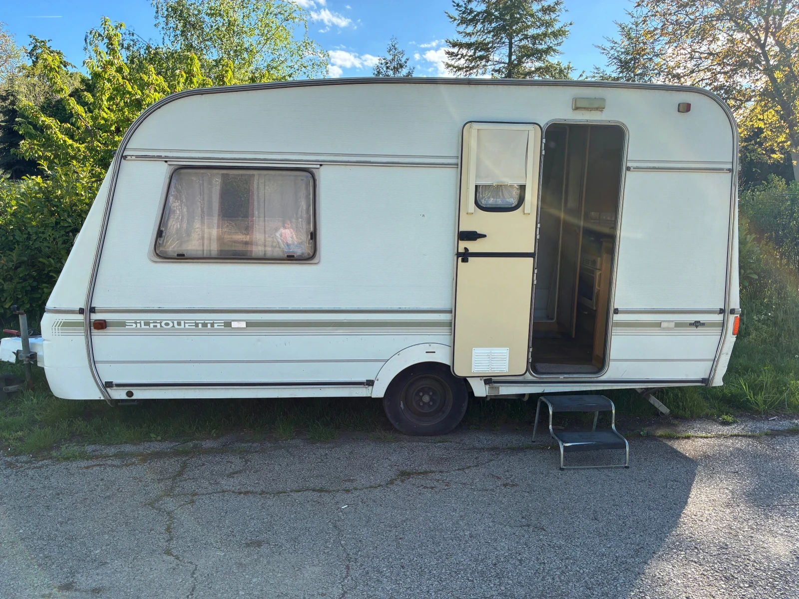 �������� Swift Silhouette  | Mobile.bg � ����������� 2