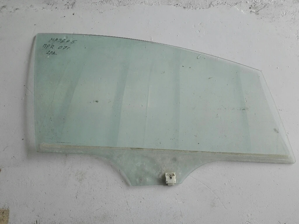 Стъкло предно дясно мазда 5