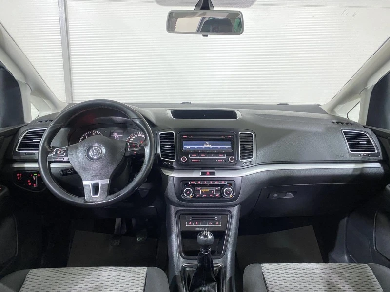 VW Sharan 2.0 TDI *4x4* 7 места, снимка 7 - Автомобили и джипове - 43788527