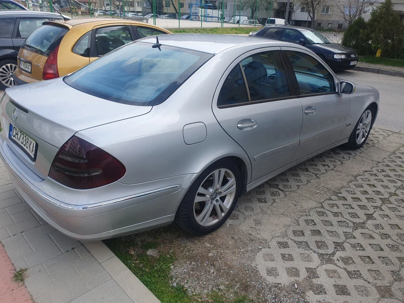 Mercedes-Benz E 270, снимка 2 - Автомобили и джипове - 47334209