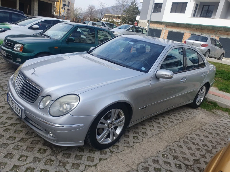 Mercedes-Benz E 270, снимка 3 - Автомобили и джипове - 47334209