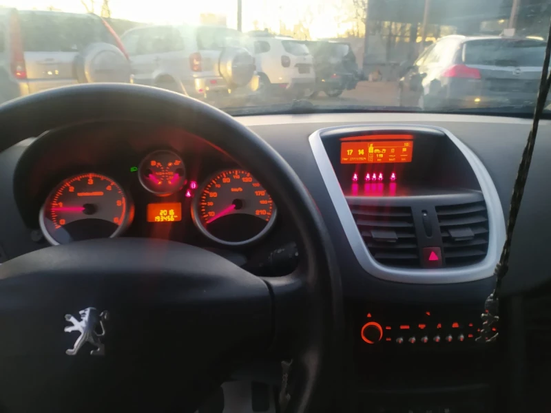 Peugeot 207 1.4 HDI, снимка 10 - Автомобили и джипове - 48154906