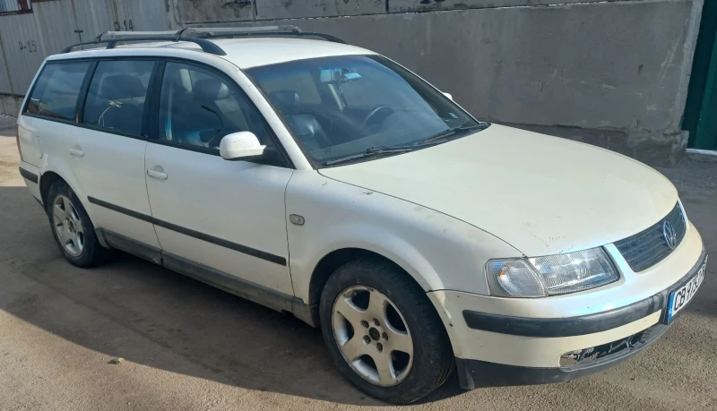 VW Passat 1.9 TDI, снимка 1 - Автомобили и джипове - 48539074