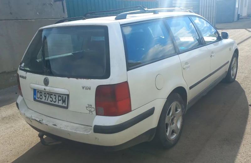 VW Passat 1.9 TDI, снимка 2 - Автомобили и джипове - 48539074