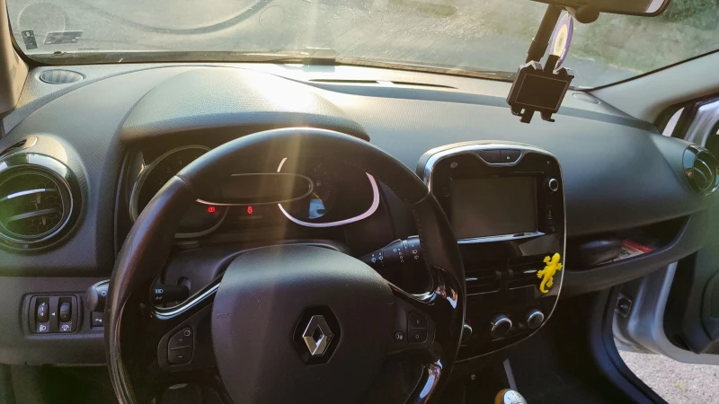 Renault Clio, снимка 10 - Автомобили и джипове - 52393941