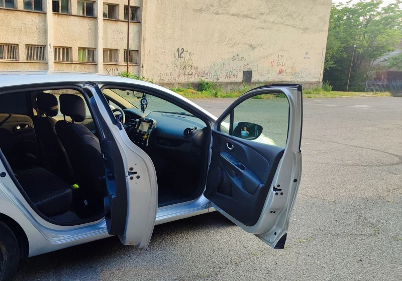 Renault Clio, снимка 9 - Автомобили и джипове - 52393941