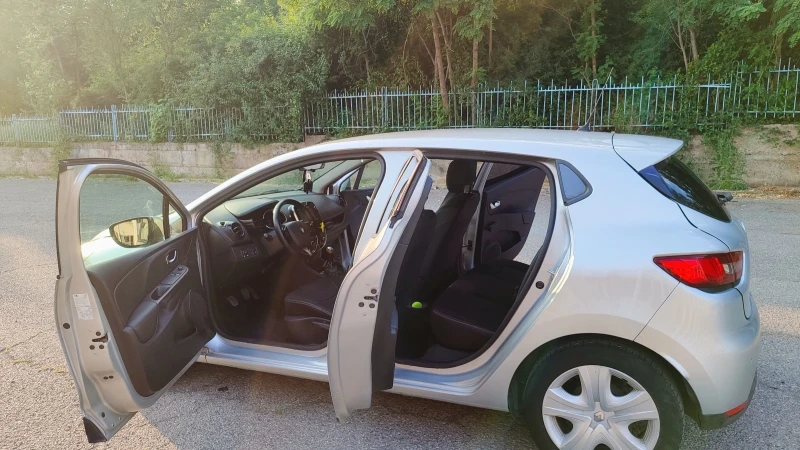 Renault Clio, снимка 11 - Автомобили и джипове - 52393941