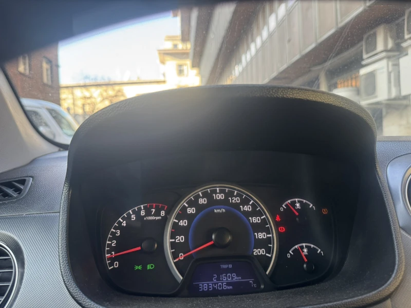 Hyundai I10, снимка 3 - Автомобили и джипове - 52849038