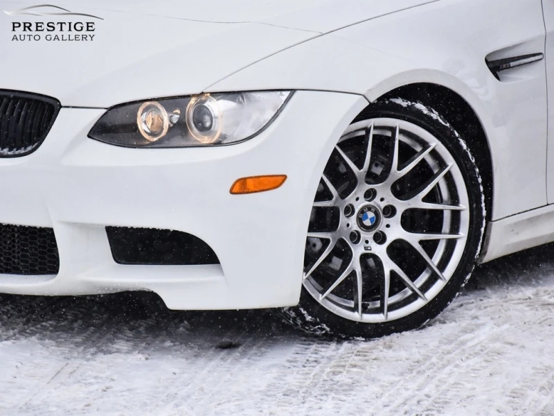 BMW M3 ЧЕРВЕН САЛОН * * CARFAX * * АВТОКРЕДИТ * * , снимка 2 - Автомобили и джипове - 53145575