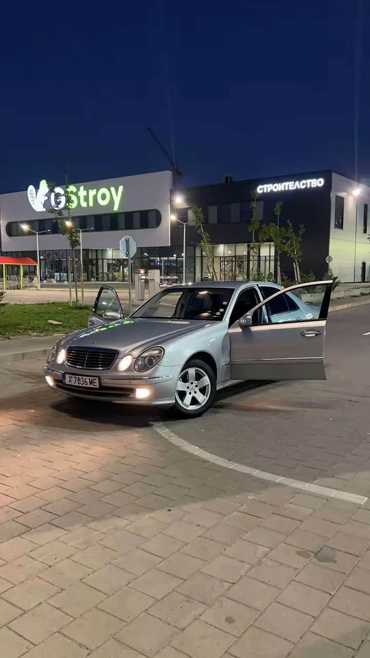 Mercedes-Benz E 220, снимка 4 - Автомобили и джипове - 55588026