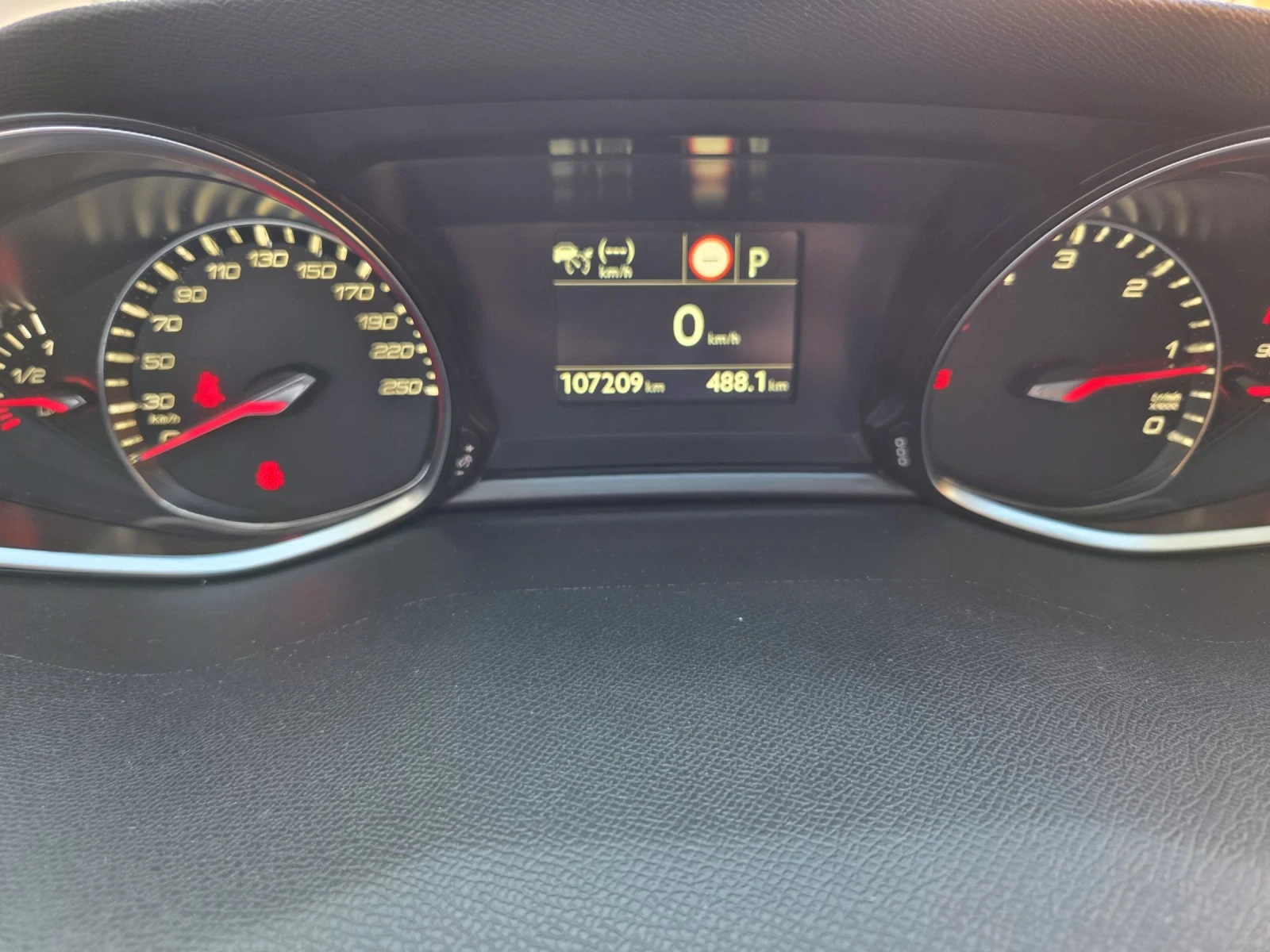 Peugeot 308 1.5 BlueHDI 130 S&S EAT8 Allure - изображение 8