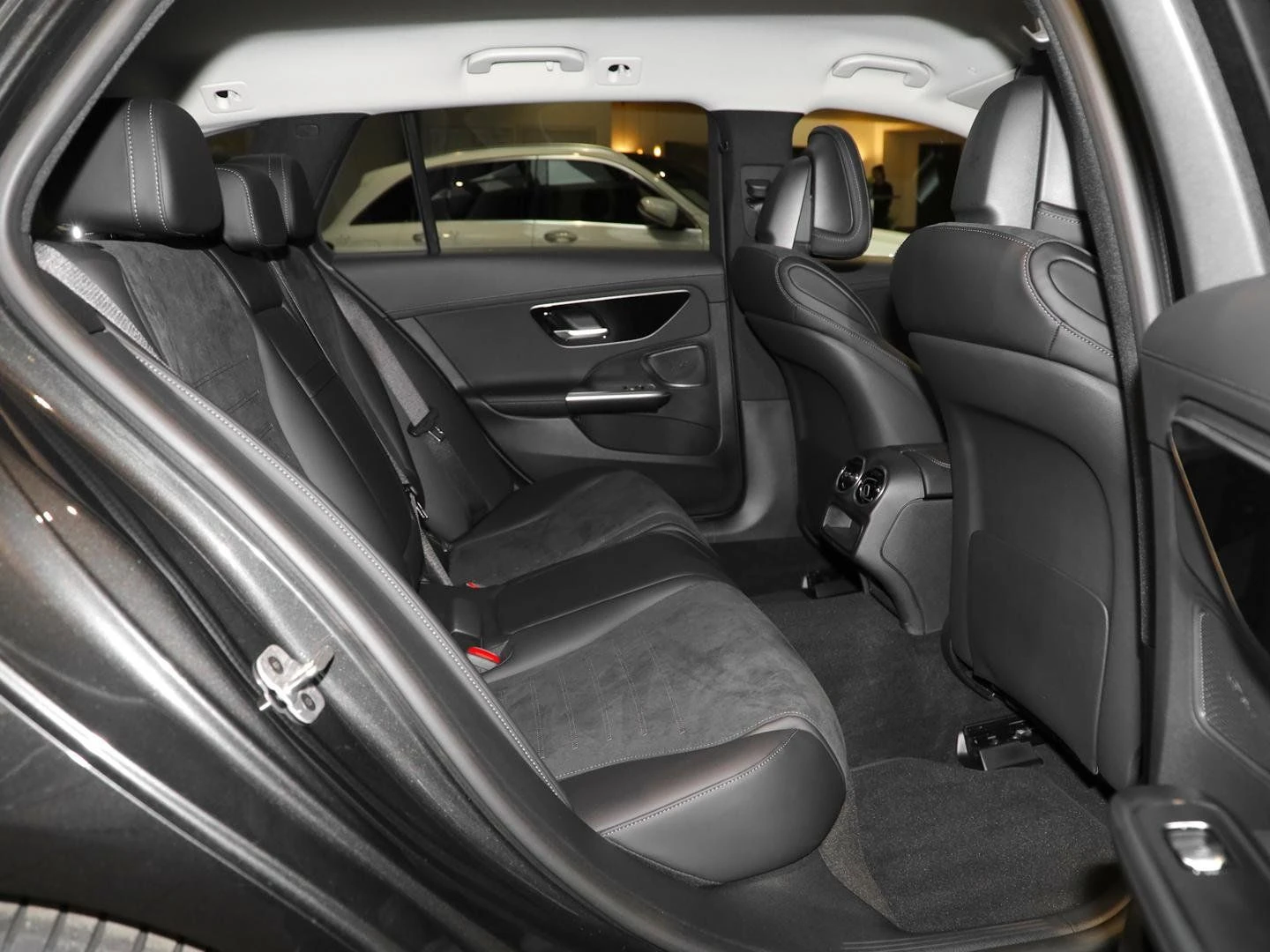 Mercedes-Benz C 200 AMG/163HP/NAVI/NIGHT/AMG/AMBI/KLESS/TSR/423v - изображение 9