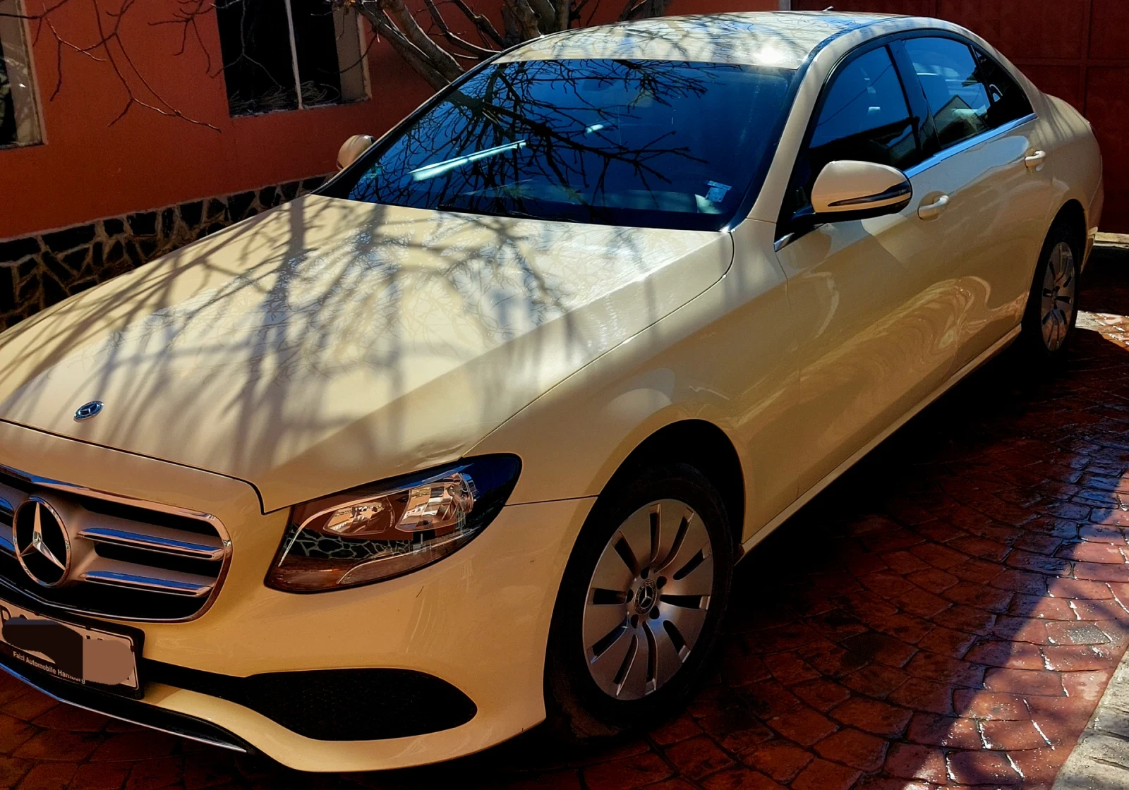 Mercedes-Benz E 200  - изображение 4