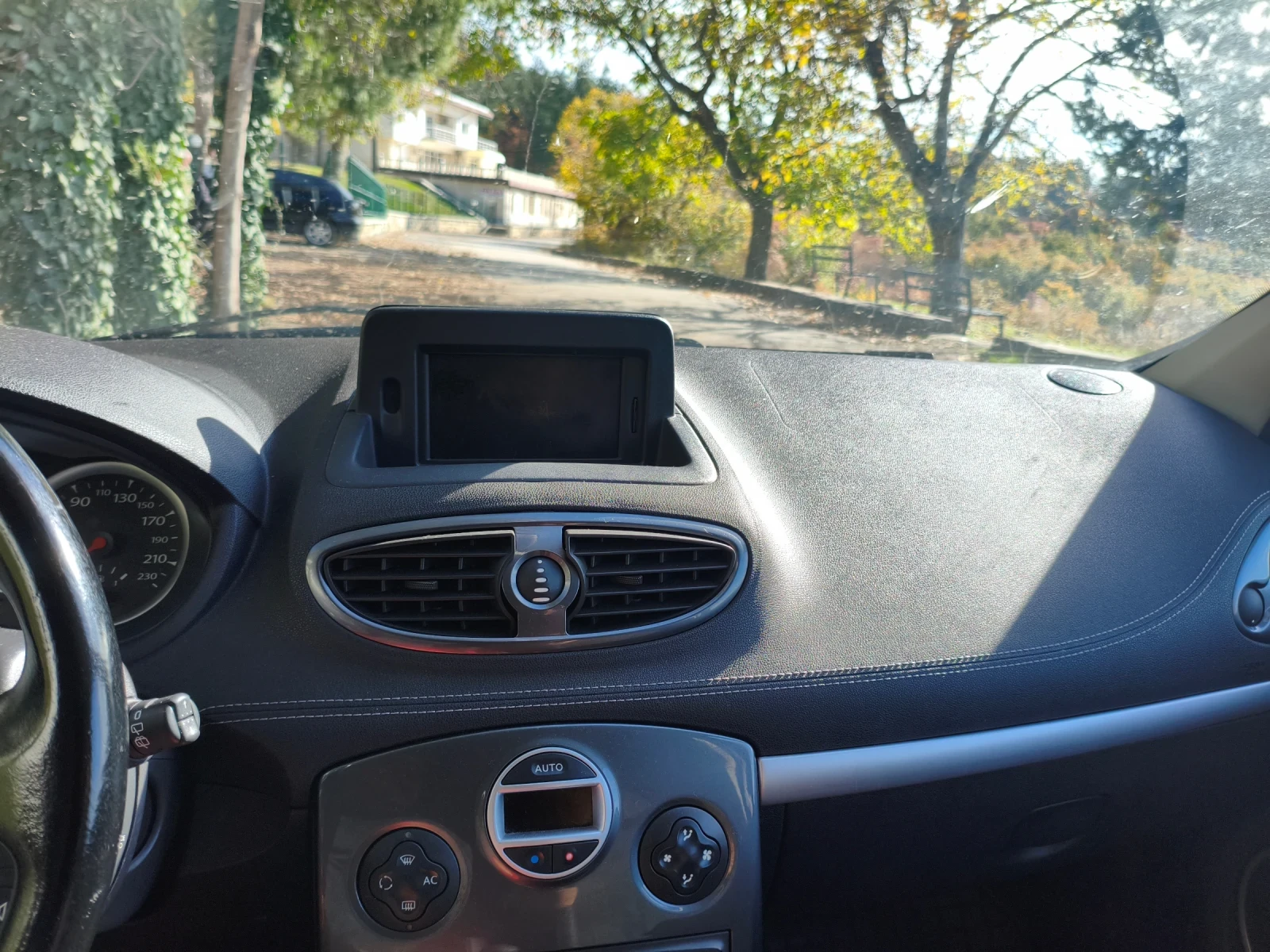 Renault Clio 1.2 - изображение 4