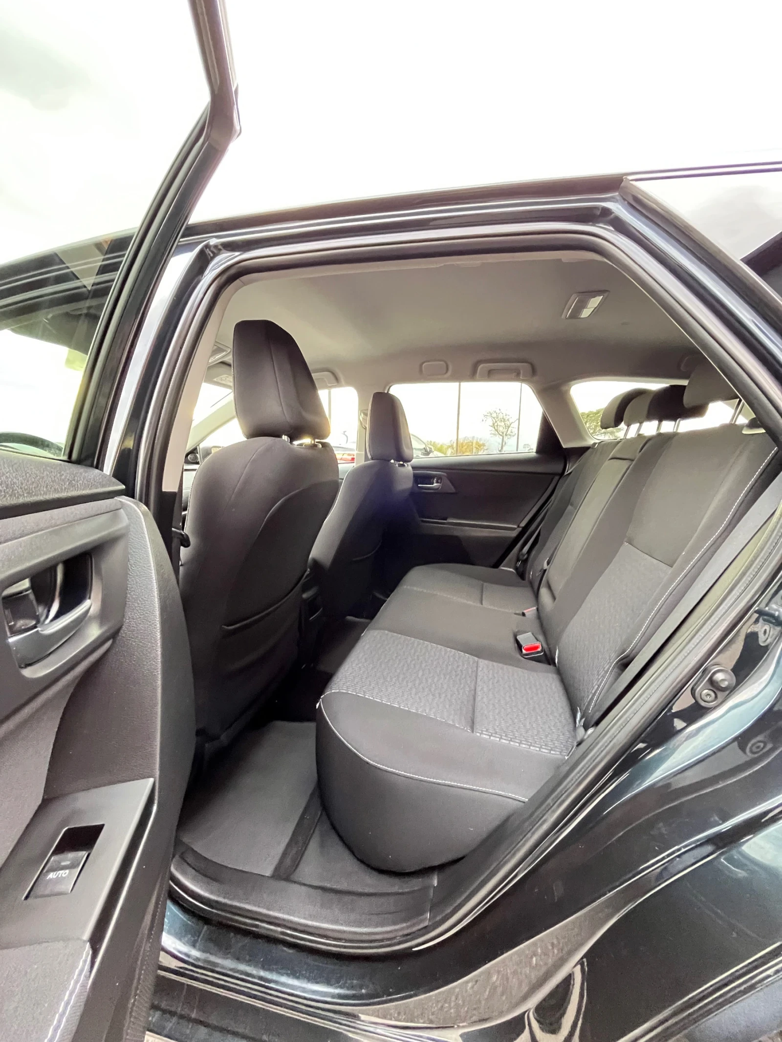 Toyota Auris 1.6i-132.. ;;Keyless-Go; | Mobile.bg   11