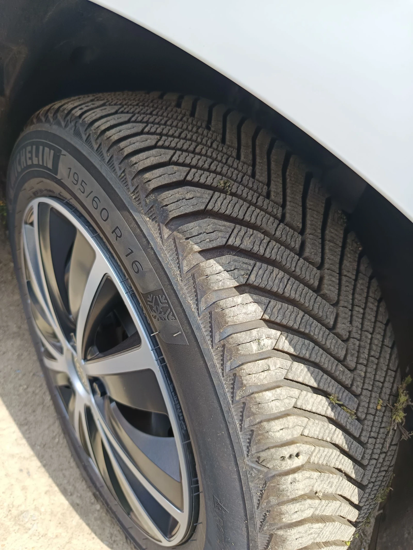 Peugeot 2008 1.6 eHdi, снимка 8 - Автомобили и джипове - 53777430