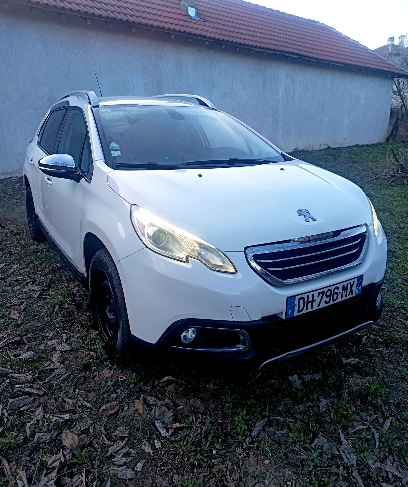 Peugeot 2008 eHdi, снимка 2 - Автомобили и джипове - 53777430
