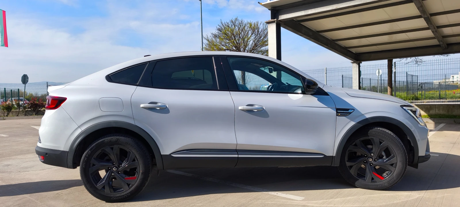 Renault Arkana, снимка 2 - Автомобили и джипове - 54227181