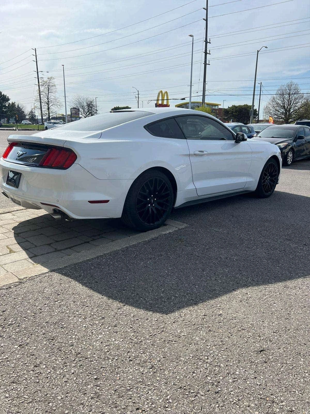 Ford Mustang * I4 Coupe * CARFAX * ЦЕНА ДО БГ, снимка 3 - Автомобили и джипове - 54416594