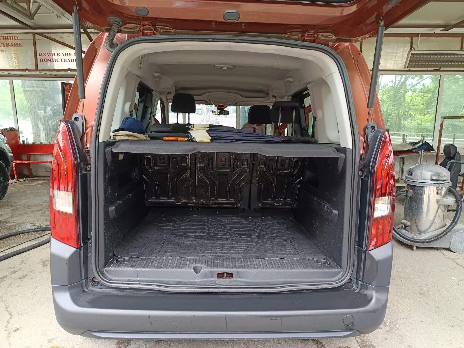 Peugeot Rifter, снимка 12 - Автомобили и джипове - 54486825