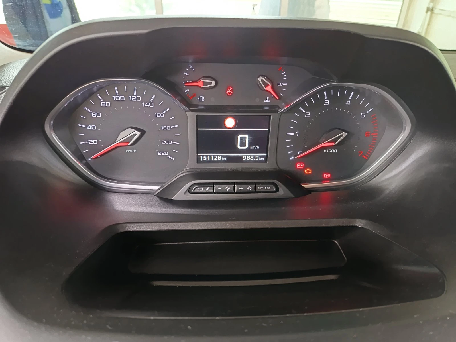 Peugeot Rifter, снимка 8 - Автомобили и джипове - 54486825