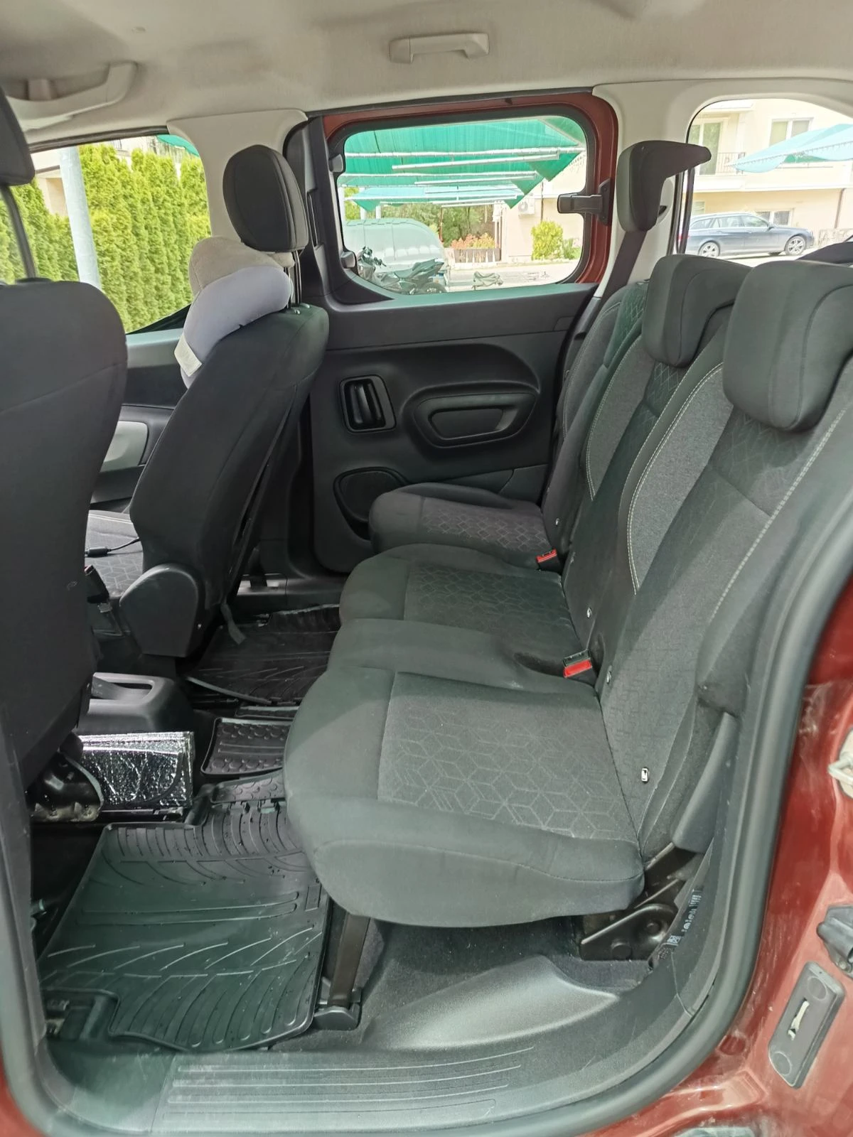Peugeot Rifter, снимка 3 - Автомобили и джипове - 54486825