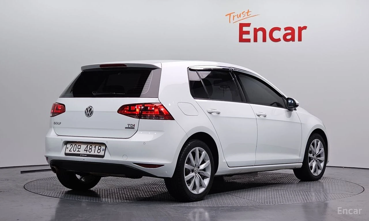 VW Golf * 1.6TDI* DSG* NAVI* ПОДГРЕВ* , снимка 2 - Автомобили и джипове - 54497445