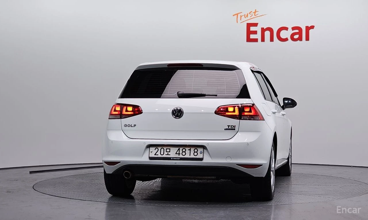 VW Golf * 1.6TDI* DSG* NAVI* ПОДГРЕВ* , снимка 4 - Автомобили и джипове - 54497445