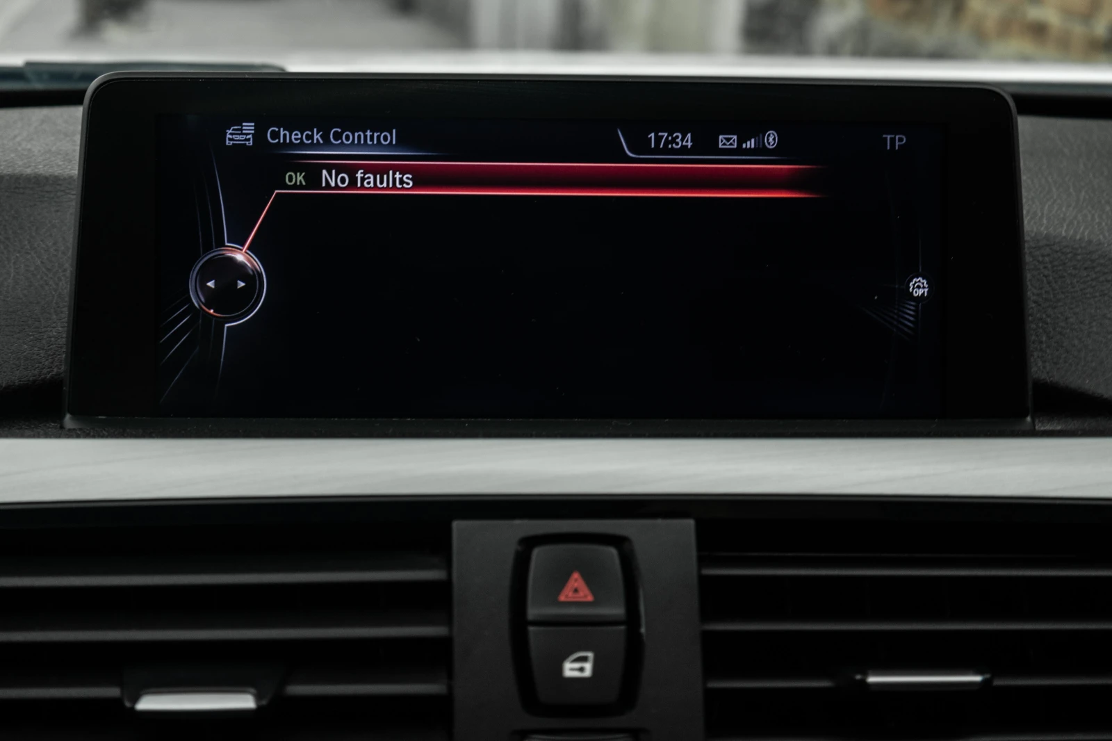 BMW 320 d Xdrive M performance, снимка 16 - Автомобили и джипове - 54693237