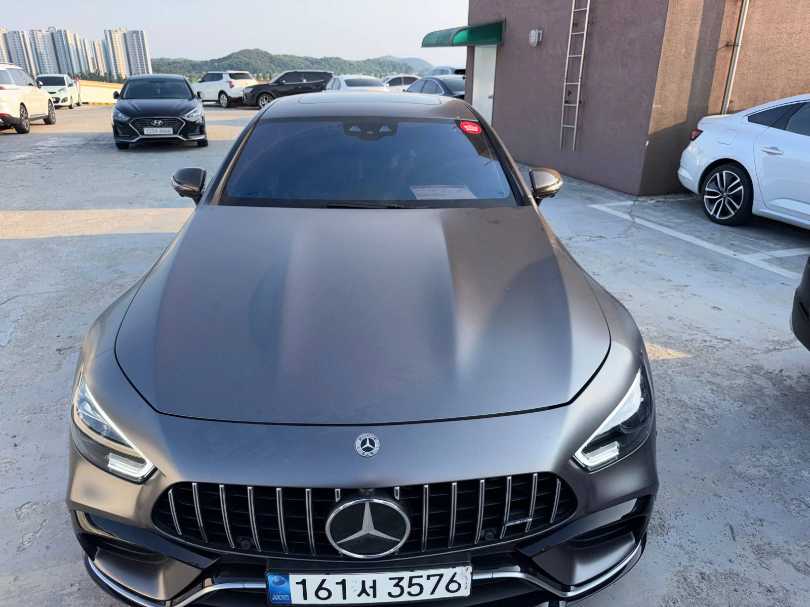 Mercedes-Benz GT AMG 63S | SATIN DELIGHT GRAY, снимка 4 - Автомобили и джипове - 55113985