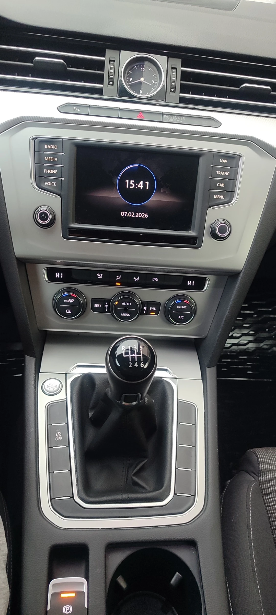 VW Passat 1.6 TDI Bluemotion, снимка 16 - Автомобили и джипове - 55506539