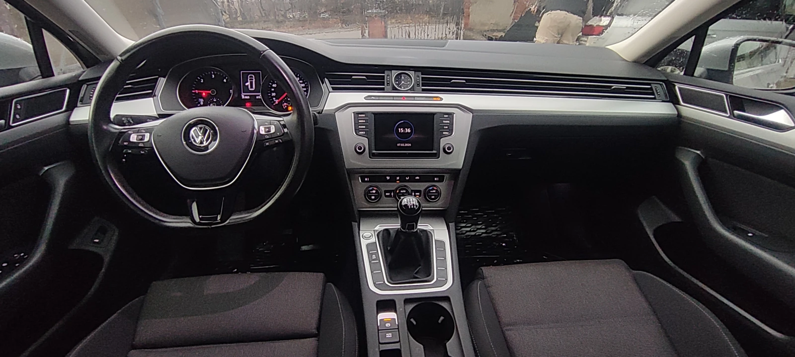 VW Passat 1.6 TDI Bluemotion, снимка 15 - Автомобили и джипове - 55506539