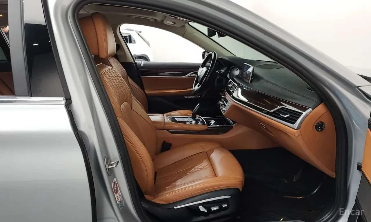 BMW 740 * 740Li xDrive * CARFAX * ЦЕНА ДО БГ, снимка 5 - Автомобили и джипове - 55511046