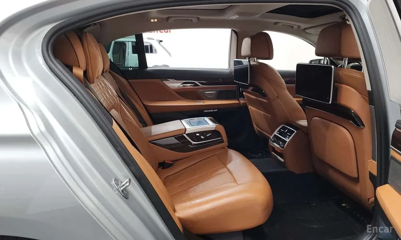 BMW 740 * 740Li xDrive * CARFAX * ЦЕНА ДО БГ, снимка 14 - Автомобили и джипове - 55511046