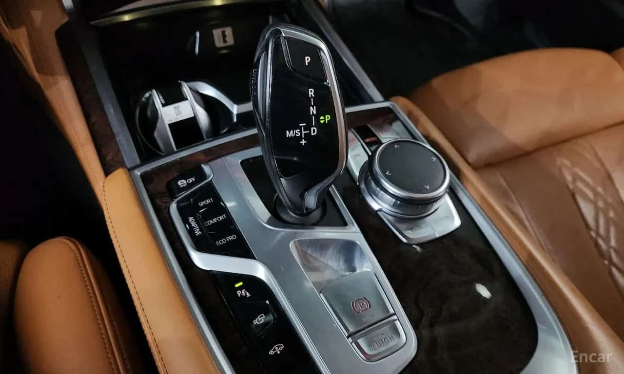 BMW 740 * 740Li xDrive * CARFAX * ЦЕНА ДО БГ, снимка 13 - Автомобили и джипове - 55511046