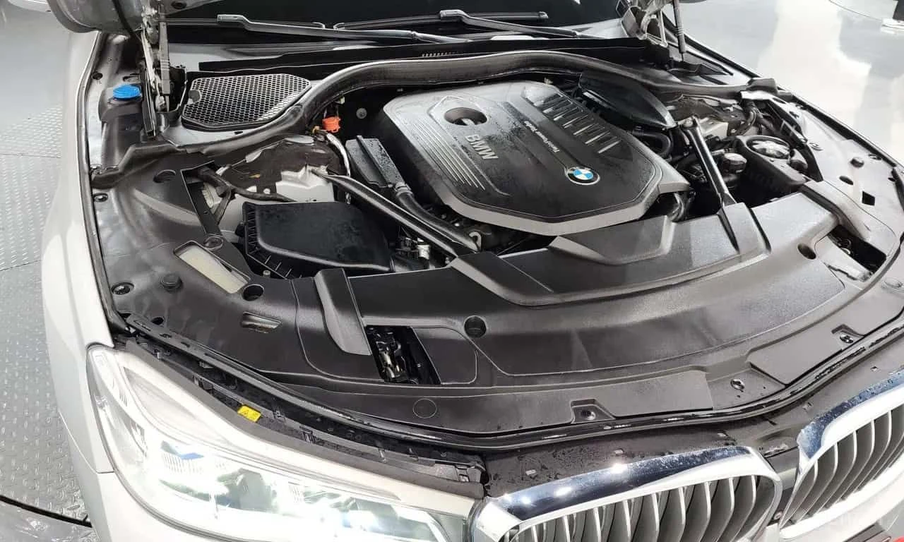 BMW 740 * 740Li xDrive * CARFAX * ЦЕНА ДО БГ, снимка 17 - Автомобили и джипове - 55511046