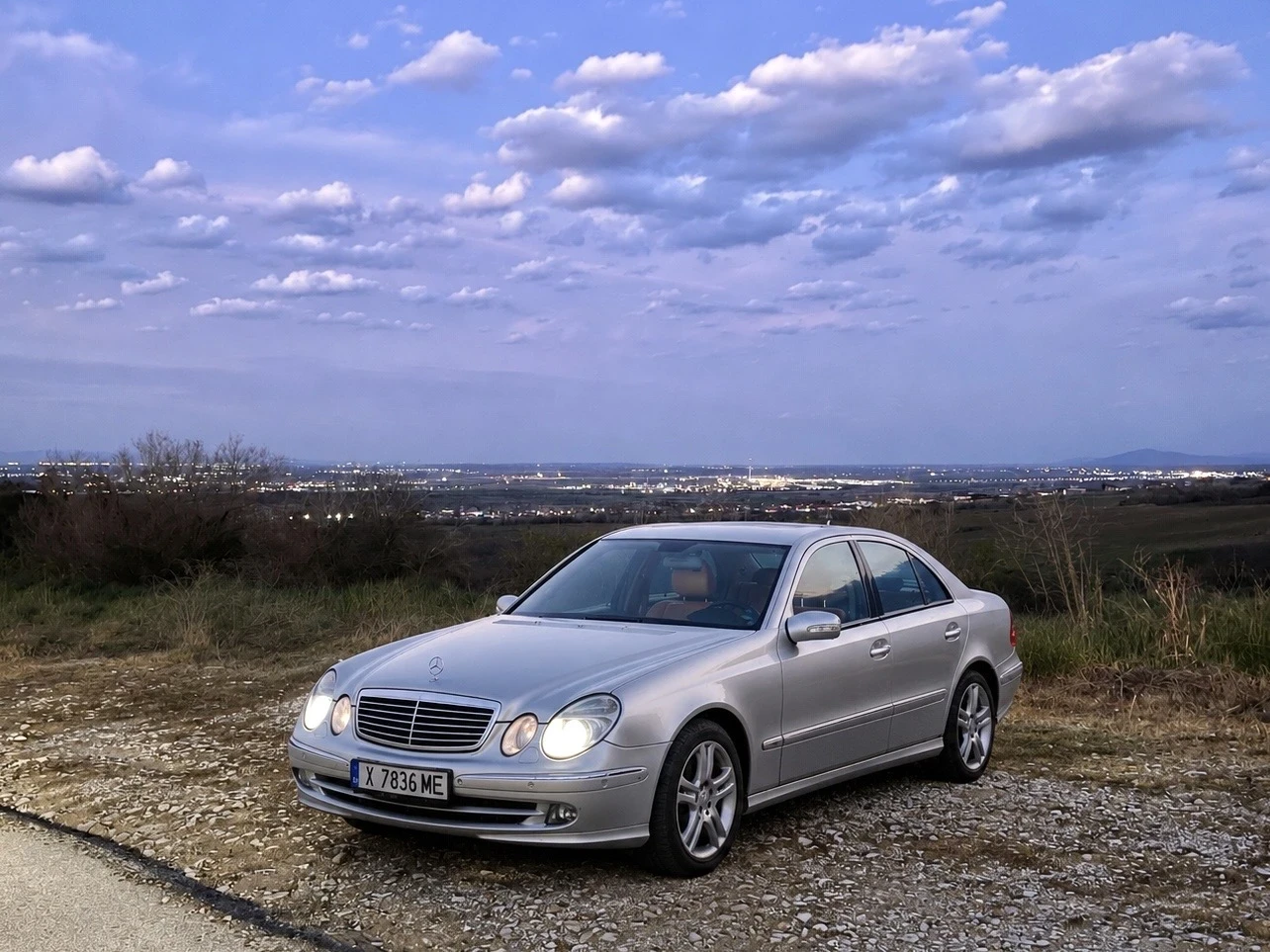 Mercedes-Benz E 220, снимка 6 - Автомобили и джипове - 55588026