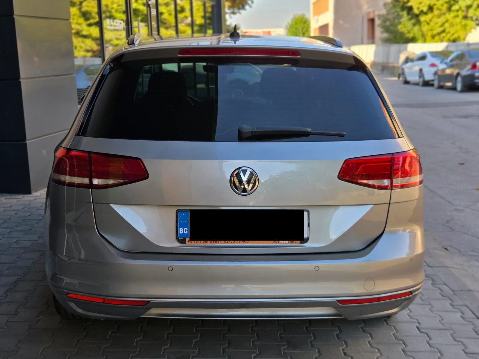 VW Passat 2.0TDI DSG * Matrix LED* Distronic* Напълно обслуж, снимка 5 - Автомобили и джипове - 55838530