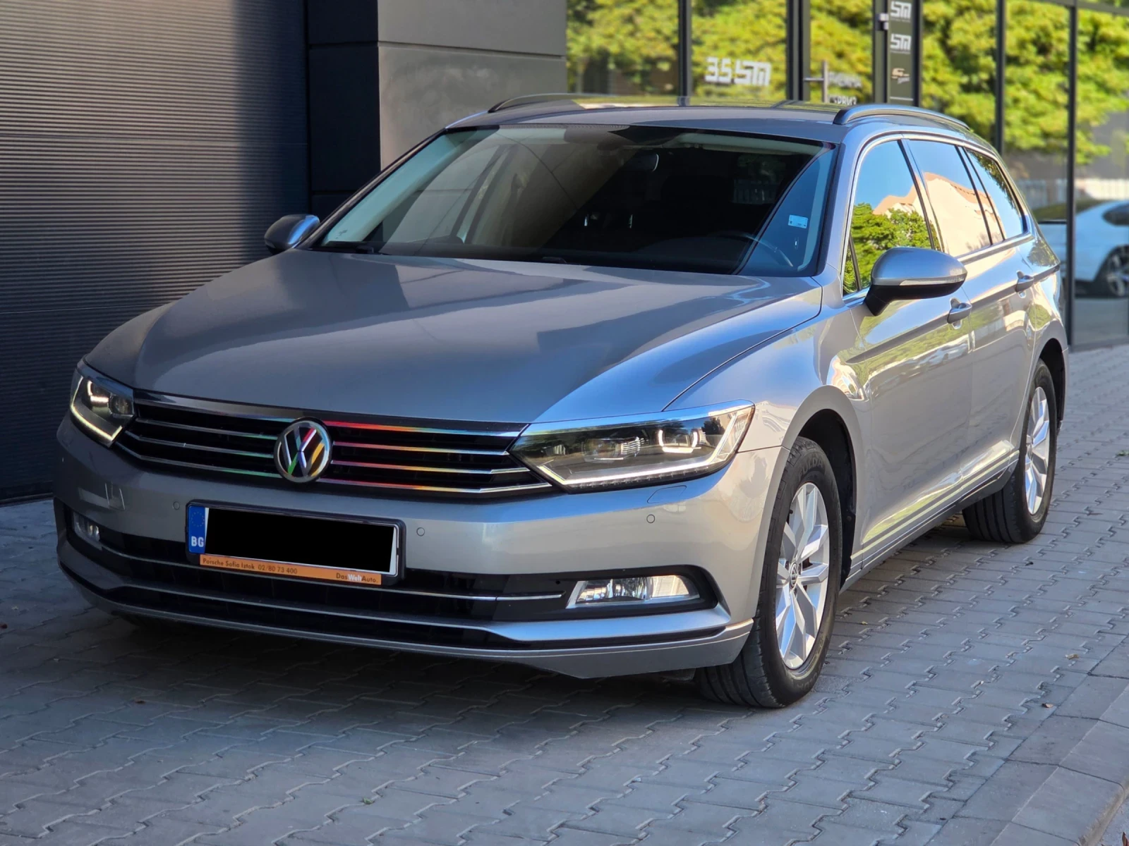 VW Passat 2.0TDI DSG * Matrix LED* Distronic* Напълно обслуж, снимка 3 - Автомобили и джипове - 55838530