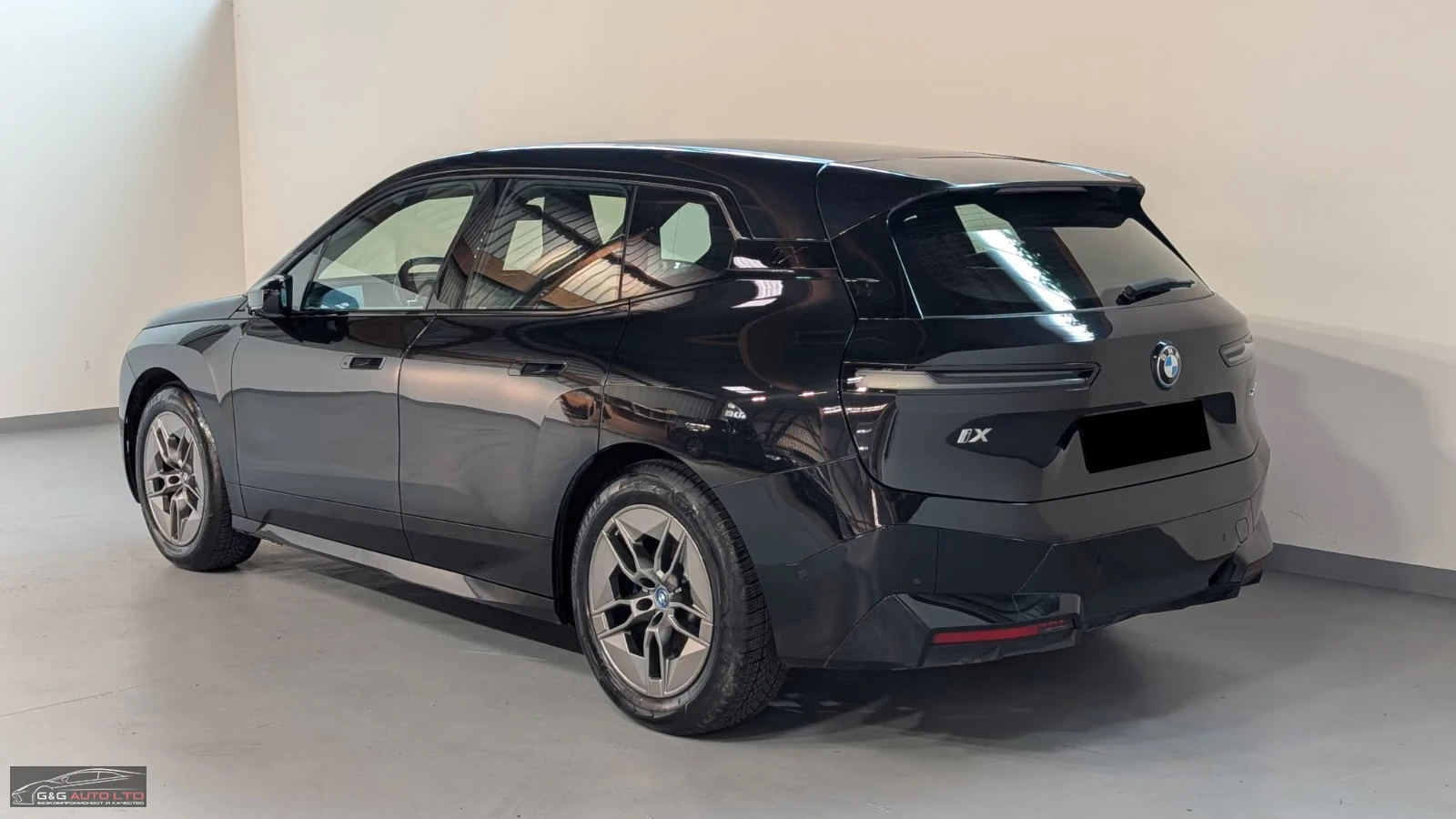 BMW iX 50/523HP/SPORT/PANO/360/SOFT/LASER/ACC/855z, снимка 4 - Автомобили и джипове - 55936881