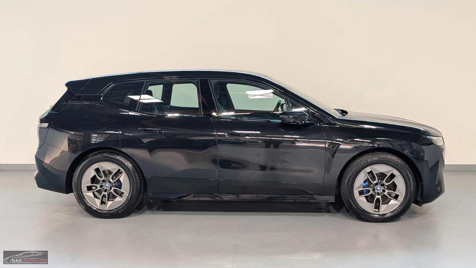 BMW iX 50/523HP/SPORT/PANO/360/SOFT/LASER/ACC/855z, снимка 7 - Автомобили и джипове - 55936881