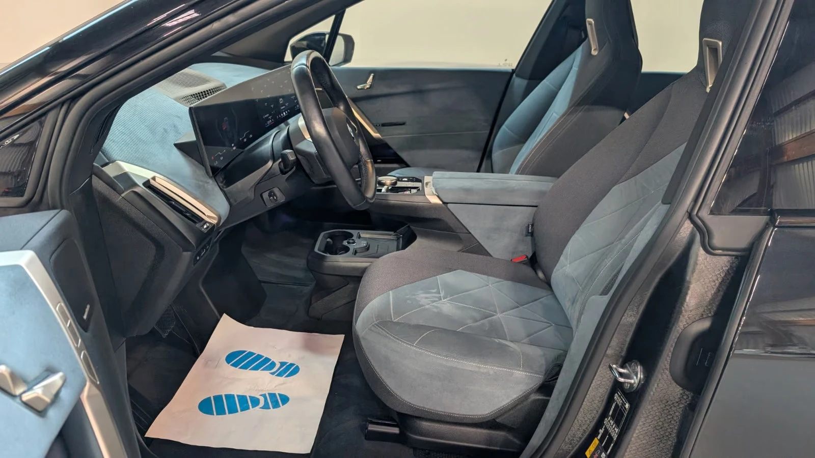 BMW iX 50/523HP/SPORT/PANO/360/SOFT/LASER/ACC/855z, снимка 11 - Автомобили и джипове - 55936881
