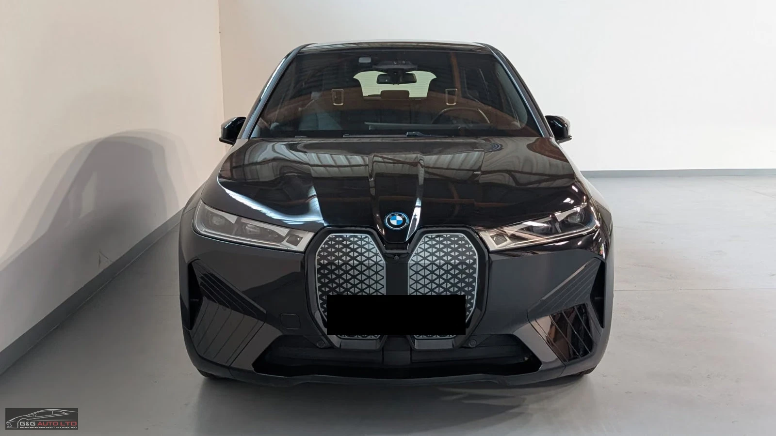 BMW iX 50/523HP/SPORT/PANO/360/SOFT/LASER/ACC/855z, снимка 2 - Автомобили и джипове - 55936881