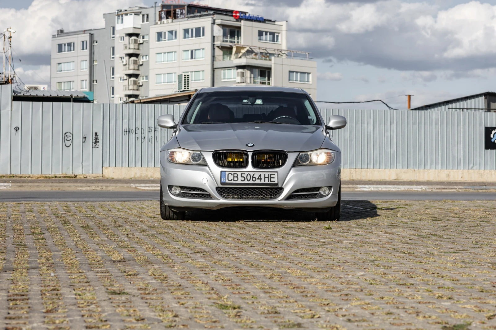 BMW 330 X-drive, снимка 2 - Автомобили и джипове - 56139065