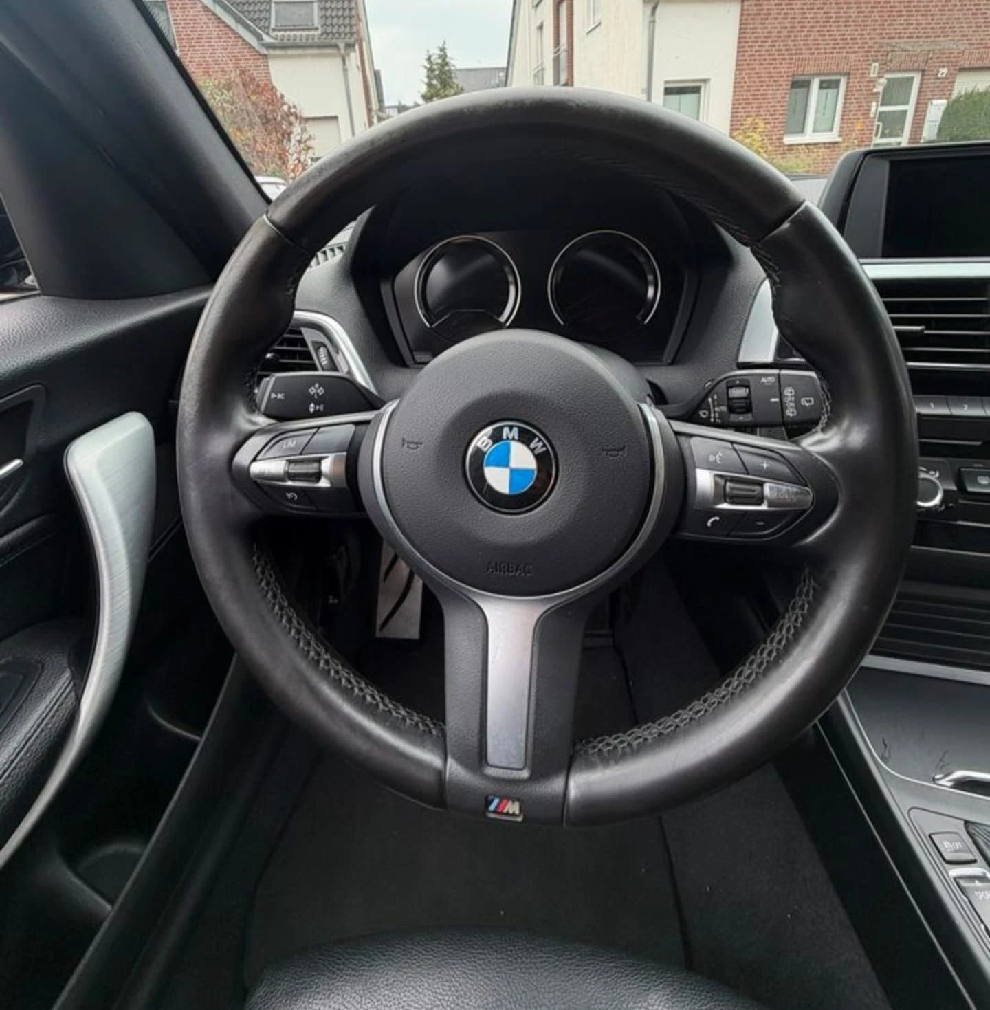 BMW 118 Учебен  М пакет, снимка 10 - Автомобили и джипове - 56344713