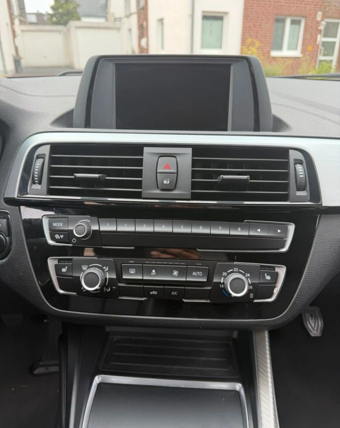 BMW 118 Учебен  М пакет, снимка 11 - Автомобили и джипове - 56344713