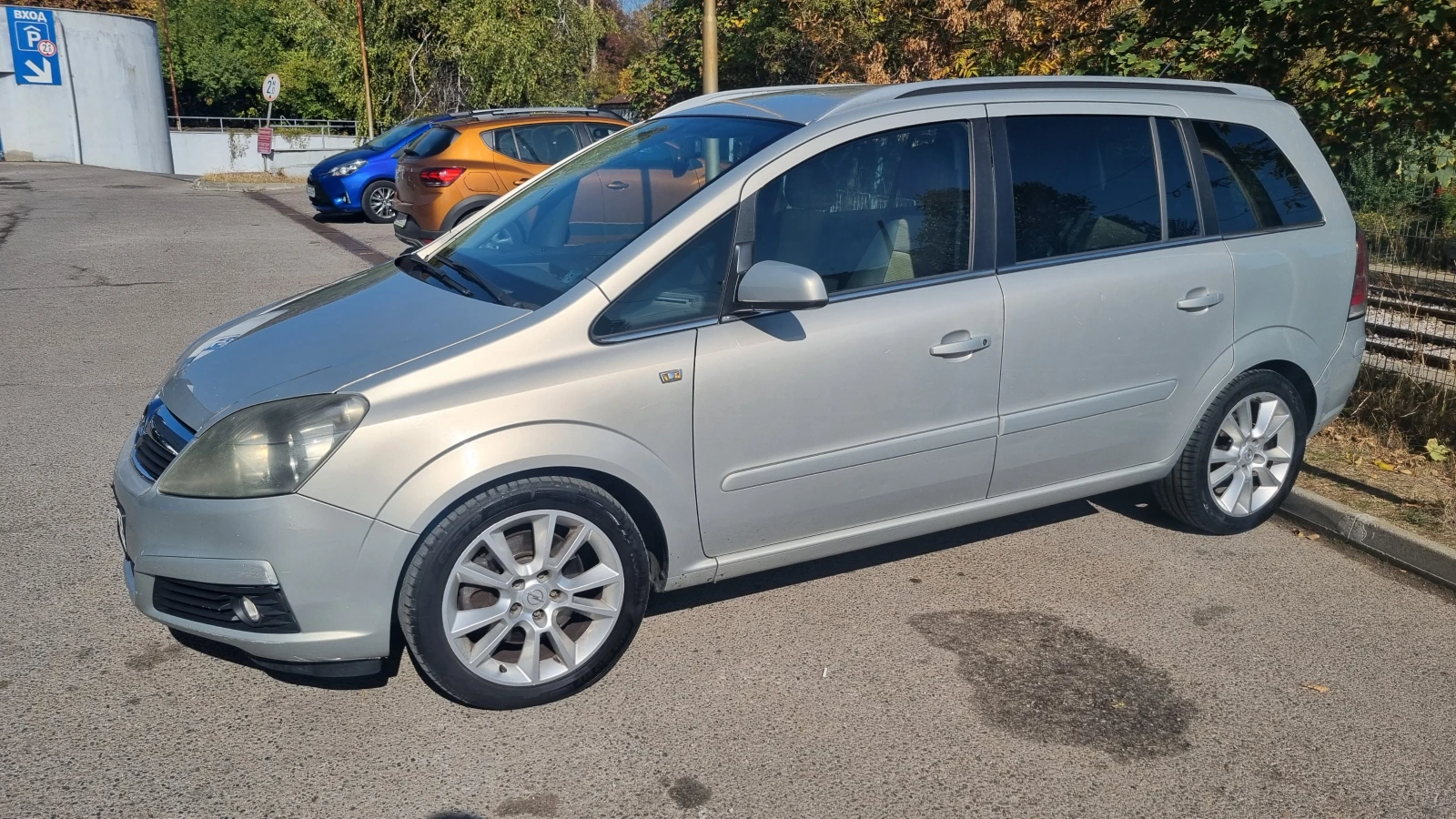 Opel Zafira B, снимка 2 - Автомобили и джипове - 56596070