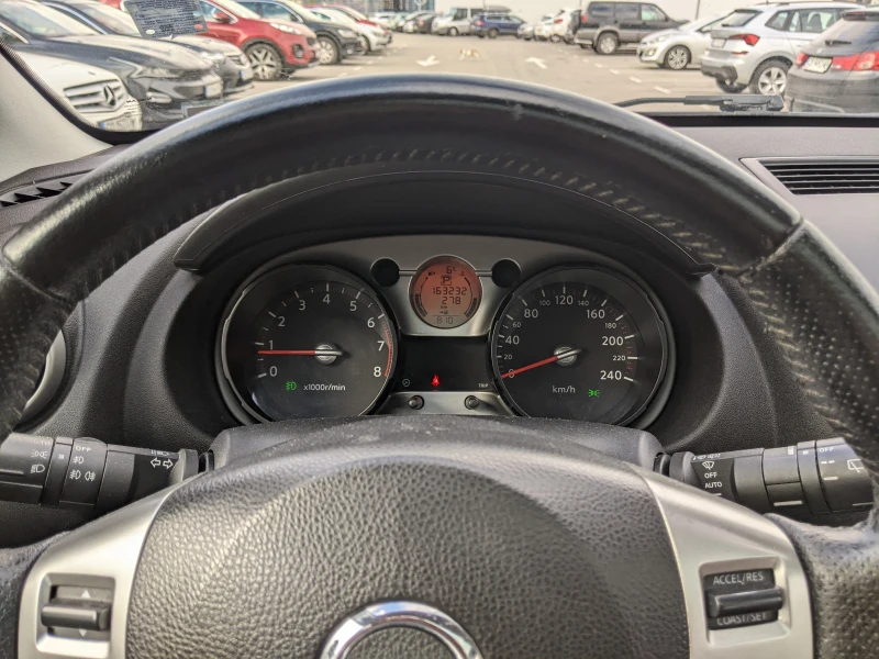 Nissan Qashqai, снимка 8 - Автомобили и джипове - 47990799